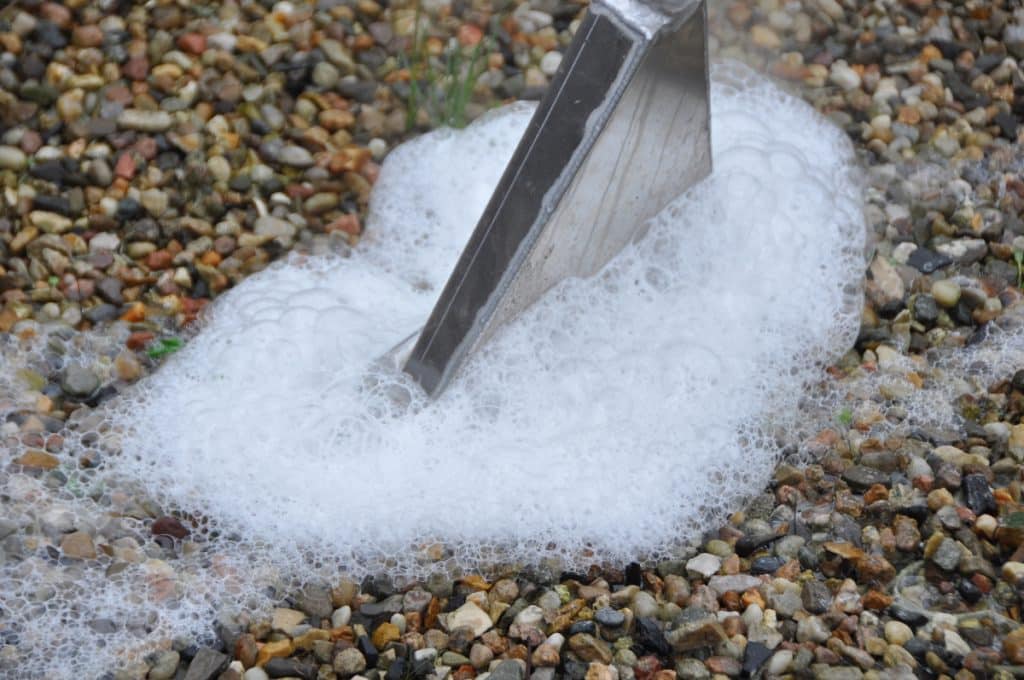 Umweltschonende Unkrautentfernung